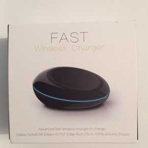 WPC Qi Fast Charge Half Stand